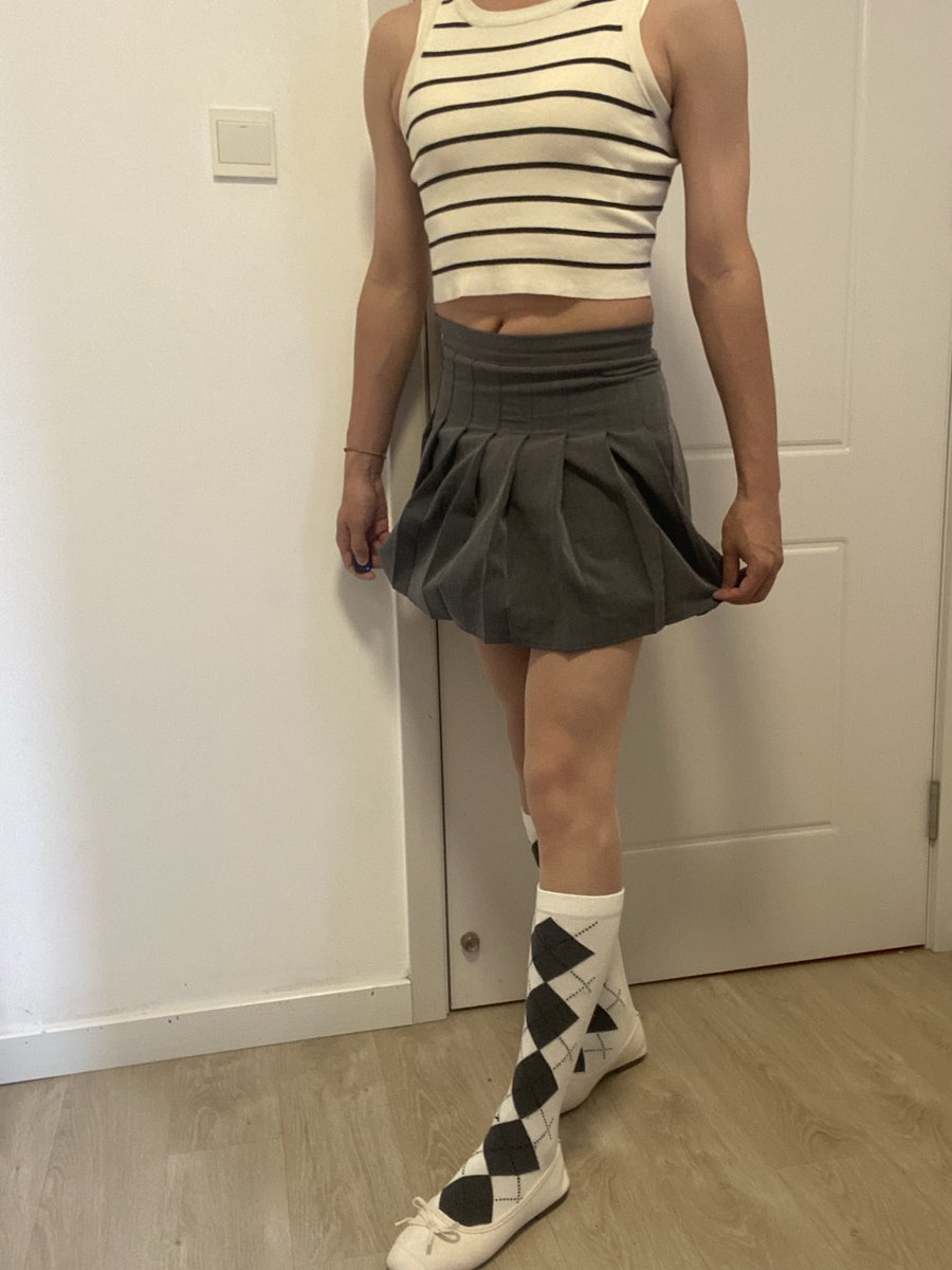 Catg776's tweet photo. 今天是这个穿搭哦。
好喜欢这个丝袜套白袜的感觉呀。
#男娘 #伪娘 #女装 #出街 #女人 https://t.co/fRC2M1vyHw