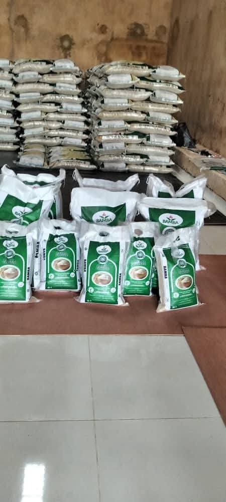 okoliecollins5's tweet photo. Babamekus Rice milling plant Isiala Mbano LGA of Imo state have received certification from Nafdac and other regulatory agencies, mass production to commence soon. 

The soyabean oil factory to also kick off operations in few weeks. 
@Okwesilieze82 @Mayor_Ideato @mezieska https://t.co/fitijXWPqu