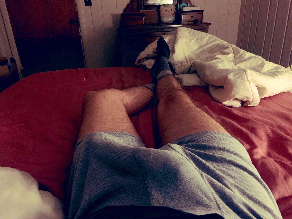 sadBWC's tweet photo. got my comfy Twitter scrolling outfit on:3 🥰 https://t.co/liBnbscypg