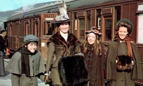 daveainsworth63's tweet photo. Renembering the wonderful English actress Dinah Sheridan (Dinah Ginsburg) who was born on this day in 1920. She died in 2012. #DinahSheridan #TheRailwayChildren #Genevieve #DontWaitUp #GetCracking #TheHuggettsAbroad #TheSoundBarrier #TheMirrorCrackd #JonathanCreek #Lovejoy https://t.co/hUZiehGCl3