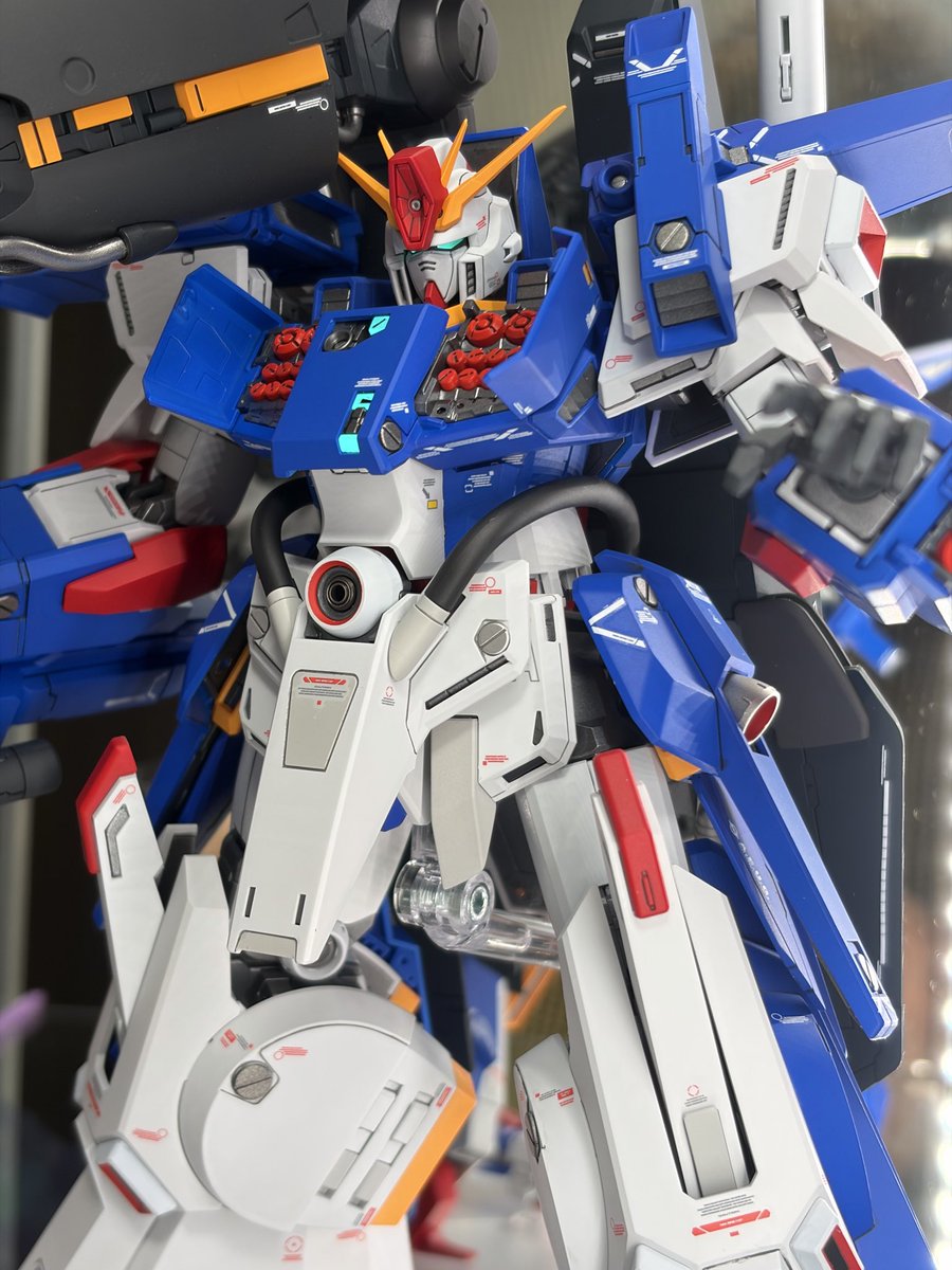 guitar_copy_fun's tweet photo. フルアーマーZZガンダム完成！！

作りごたえヤバし！！

今のスキルではまだまだなところだらけですが、色々勉強になったキットです！！

#ガンプラ
#ガンプラ好きと繋がりたい
#ZZガンダム
#全塗装 https://t.co/4XtoSoYJUv