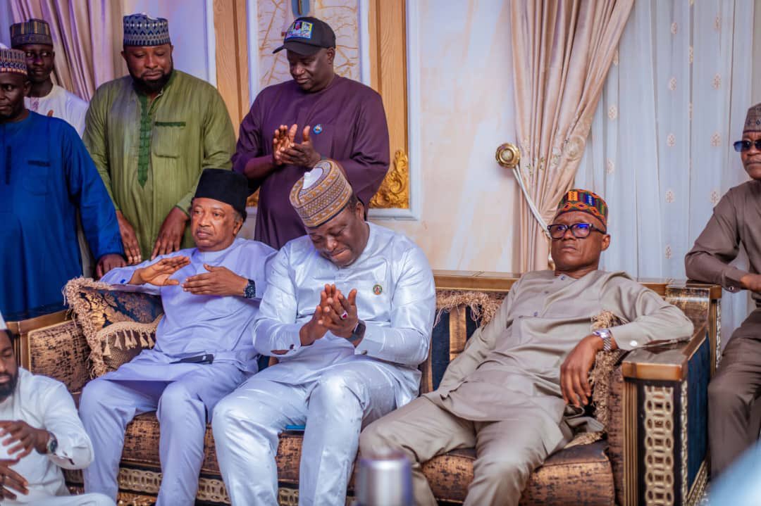 Byntotoo's tweet photo. MAMMAN LAGOS LEADS KADUNA CENTRAL APC VISIT

Hon. Sadiq Mamman Lagos led Kaduna Central APC politicians on a solidarity visit to Hon. Yerima Shettima, reaffirming party unity and support for President Tinubu, Governor Uba Sani and the APC ahead of 2027. https://t.co/6ritw3fOdb
