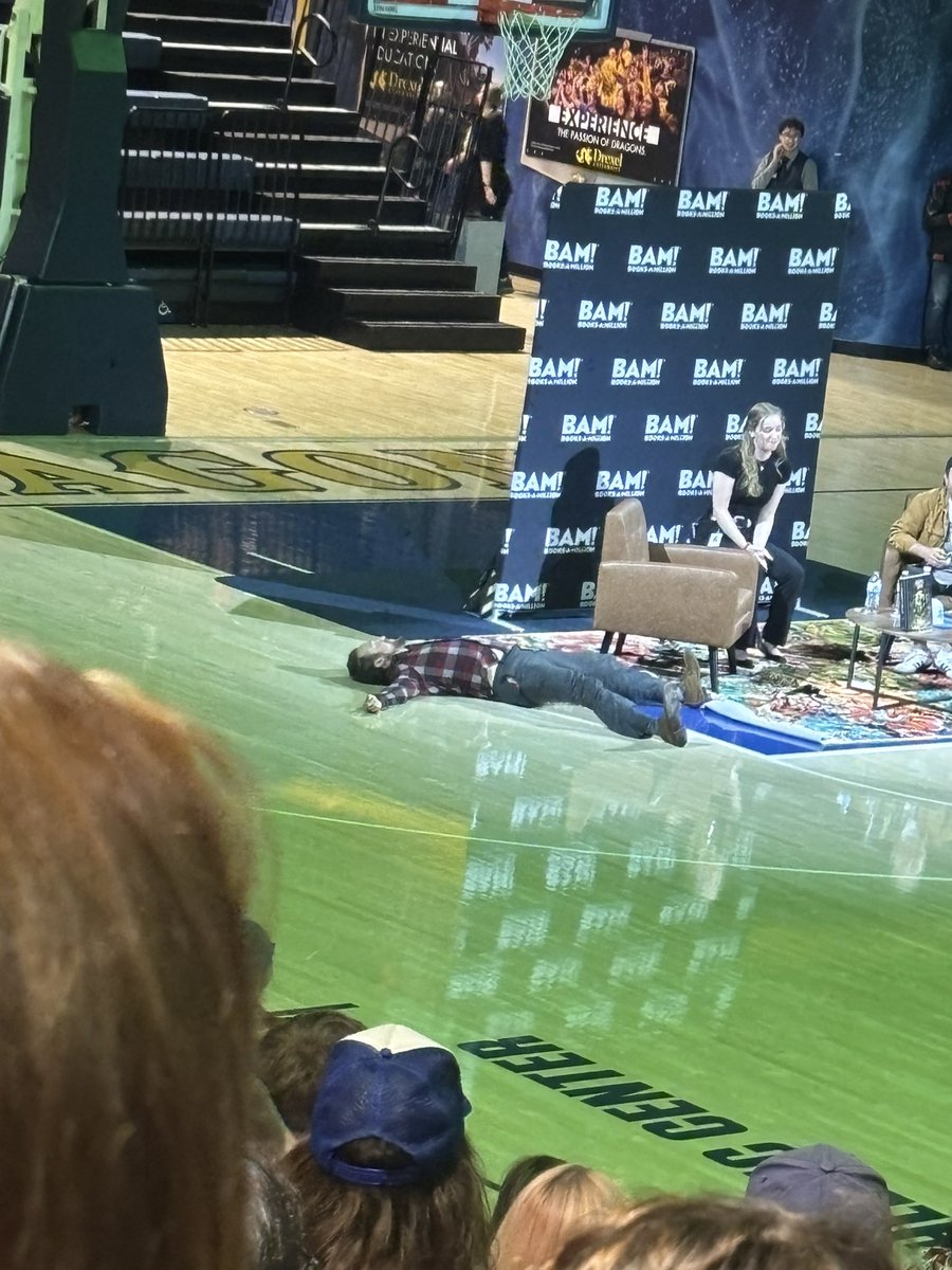 leequifiedE's tweet photo. Awesome event tonight! i wish i could’ve asked if the Stans are Eagles fans… @_AlexHirsch https://t.co/bkTuOjBbYB