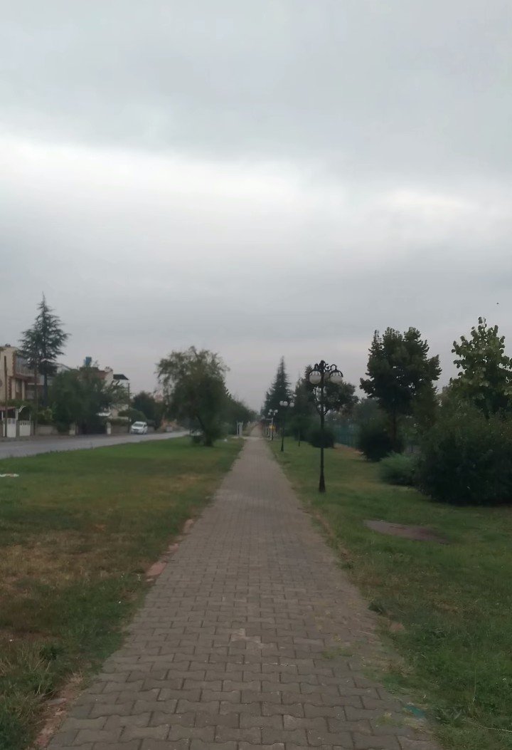 sadece_asli__'s tweet photo. Saat 8'de şehir daha yüklenmemiş. https://t.co/378FlIEYUv