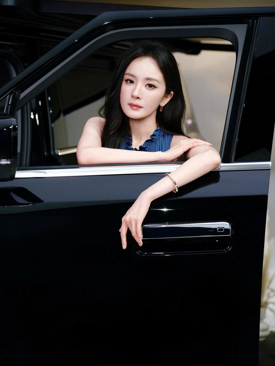 ActressChinese's tweet photo. #杨幂 #yangmi https://t.co/hQFmhnRrNy