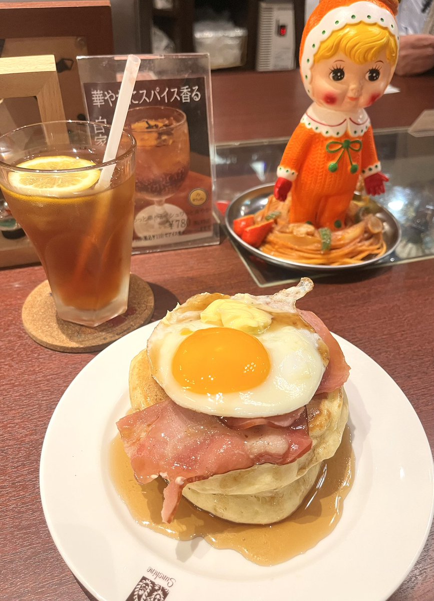 komayuriko's tweet photo. ランチはパンケーキ🥞
美味しいけどパンケーキは一口目までがピークだと毎回思う。
それなのにまたしばらくすると忘れて食べたくなる。 https://t.co/kfRd7Ue2Pq