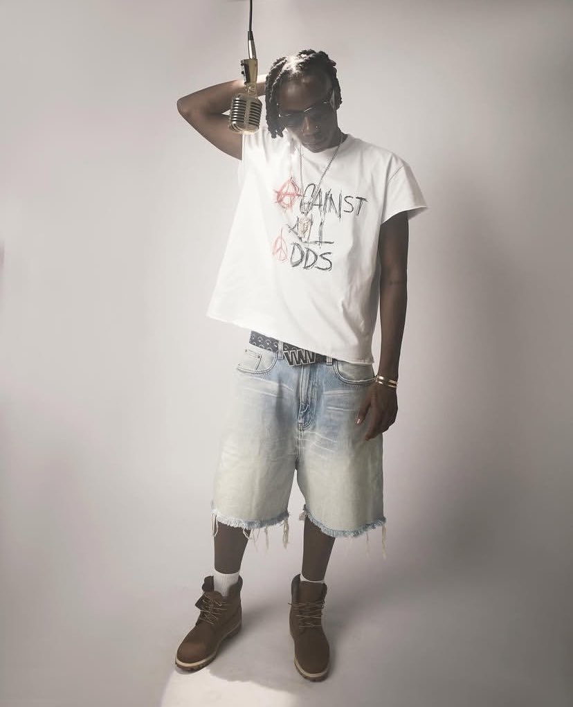 hard2getrecords's tweet photo. Against all odds, I rise 🐝🍃

Outfit: @casimir_umeh https://t.co/nUTBW336NL