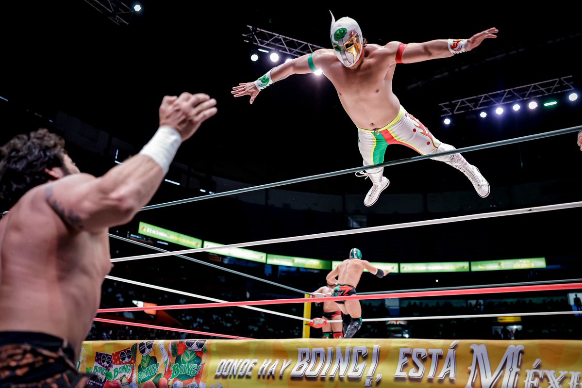 CMLL_OFICIAL's tweet photo. 📸 Checa la galería completa de la Tarde Mexicana en https://t.co/e252W3r2aI 

#TardeMexicanaCMLL 
#CMLL #LuchaLibre https://t.co/BZ4oFB8Wv9