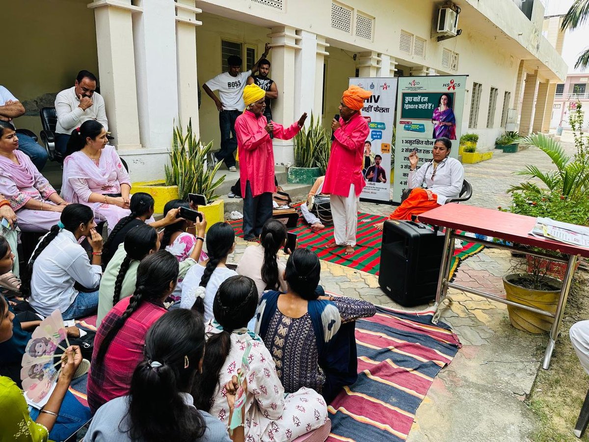 NACOINDIA's tweet photo. Under Intensified IEC Campaign 3.0, @haryana_sacs is using the power of art and culture to make conversations around HIV more engaging & accessible.

Through regional folk performances & nukkad natak sessions, people learnt about HIV transmission, prevention & testing, while being encouraged to make informed choices for a healthier nation.