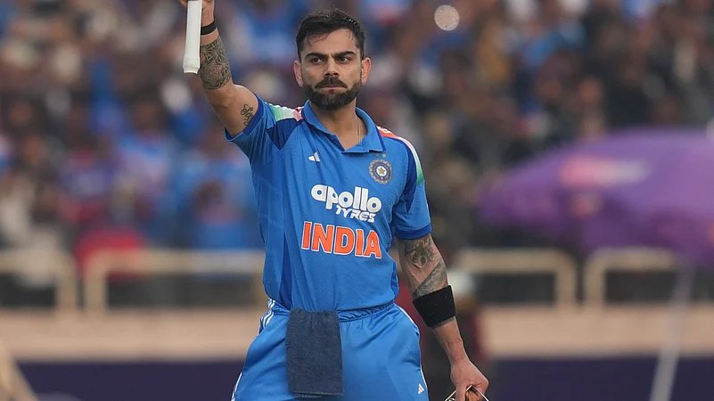 ImTanujSingh's tweet photo. DALE STEYN ON VIRAT KOHLI & HIS GREATNESS:

- "Virat Kohli is the man who lives for cricket. He's is born to play cricket. It's not second of the day pass I don't think he's not thinking about Cricket, I can guarantee you when he wakes up in the morning, the first thing he thinks about hitting the Kookaburra ball in the middle of the bat. And that's why he has Billion of followers, that's why he's one of the most loved players around the world. That's why he does so well. And there is Only one of him". (Vernon Philander YT).