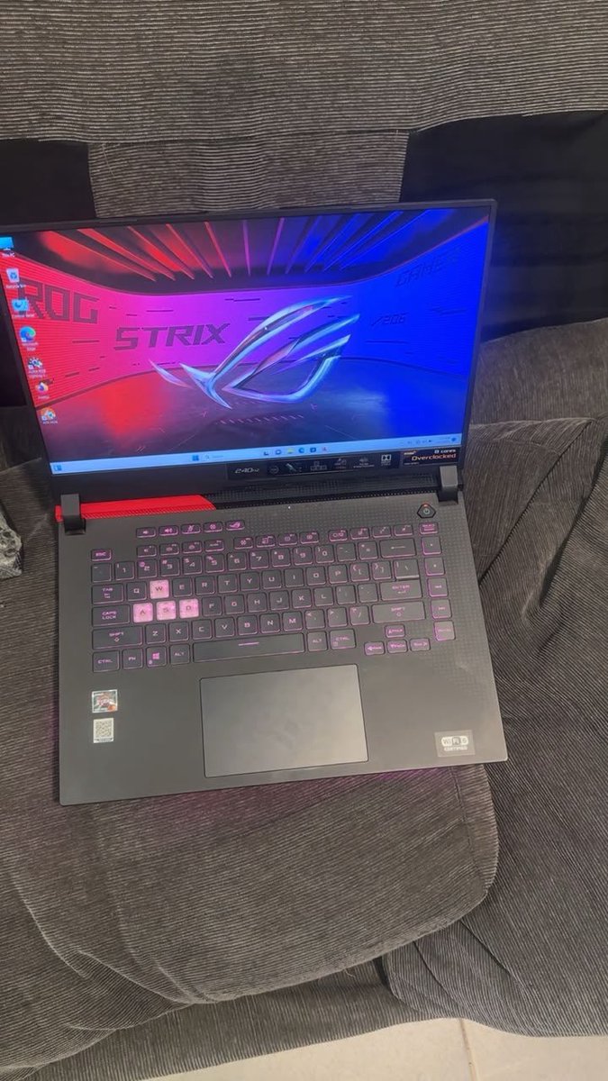 Techgirlie74295's tweet photo. ASUS ROG Strix 🎮🔥

• AMD Ryzen 9
• NVIDIA RTX 3050
• 16GB RAM
• 512GB SSD
• 15.6” Display

GH₵12,500
Readily available  |  Preowned  🤍
📲 025 726 0590

#Techgirlie #ASUSROG #GamingLaptop #LaptopGhana #TechGhana https://t.co/fFhsg7QHsp
