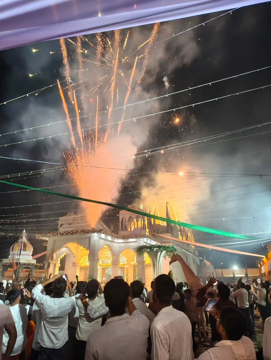 gurjar_hostel's tweet photo. श्री देवनारायण भगवान जन्मोत्सव देव धाम जोधपुरिया निवाई टोंक। 
#देवधामजोधपुरिया #जयश्रीदेव #DevDhamJodhpuriya
#Gurjarhosteltonk https://t.co/HvrhWjUlTU