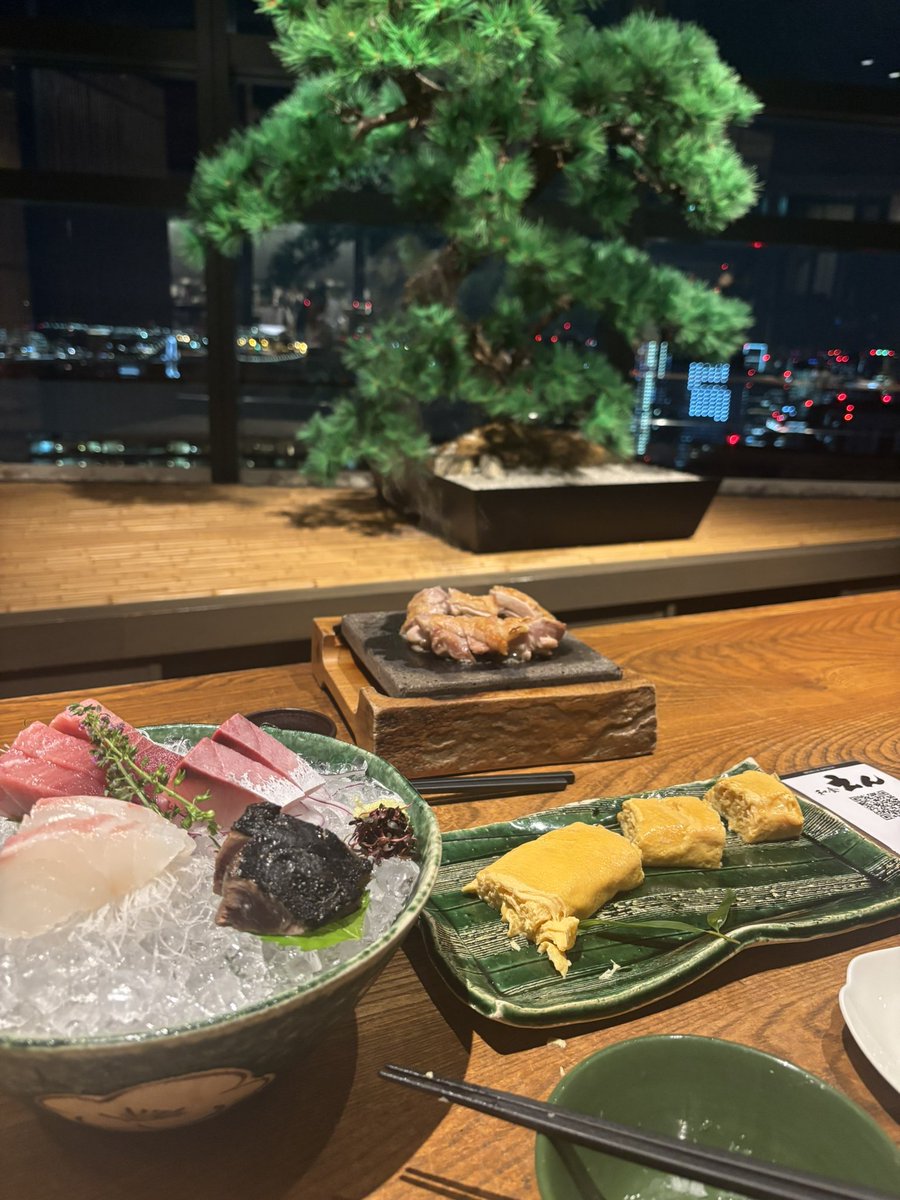 oeufoeufffff's tweet photo. 私の推しは📍和食えんです！！汐留シティセンターの42階で、席によっては東京タワービューや湾岸の夜景も楽しめます！

コースもあるけどアラカルトで頼むと、お得でお1人3000円ちょい(ノンアルです)で楽しめました！お刺身もお肉も美味しいし、カウンター席の雰囲気も抜群🥹個室もあるのも︎👍🏻 ̖́- https://t.co/r2WUgxK3yu
