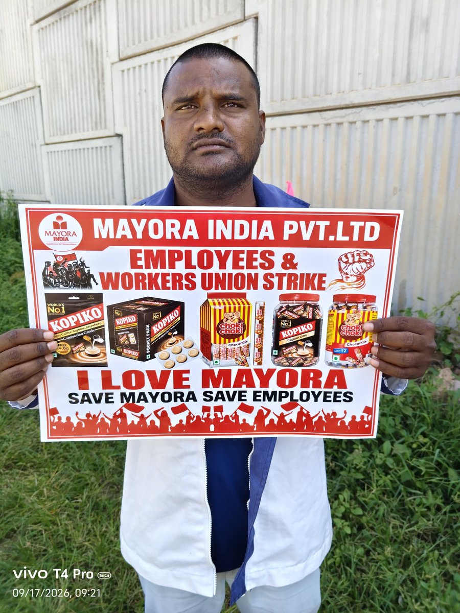MAYORAIND's tweet photo. @mayoraindah
@Achyut_K_Reddy
@TelanganaCOL
@TelanganaCMO
@TelanganaCS
@VSrinivasGoud

"32 రోజులుగా ఇంట్లో పిల్లల మొఖాలు సరిగ్గా చూడలేదు... కానీ రేపటి వాళ్ల భవిష్యత్తు కోసమే ఈరోజు రోడ్డుపై నిలబడ్డాం! మన త్యాగం వృధా పోదు... మయోర యాజమాన్యం దిగిరాక తప్పదు!"

"కంపెనీని లాభాల బాట పట్టించడానికి రక్తాన్ని చెమటగా మార్చాం... కానీ ఈరోజు మనల్ని రోడ్డున పడేస్తారా? మన శ్రమ సాక్షిగా చెప్తున్నాం... మన డిమాండ్లు త��రేవరకు ఈ మయోర కార్మిక పిడికిలి సడలదు!"

"బాలమల్లేష్ అన్నను అన్యాయంగా తొలగించినప్పుడు మనందరి కడుపు మండింది! మన కోసం నిలబడ్డ నాయకుడిని తిరిగి విధుల్లోకి తెచ్చుక��నే వరకు... మయోర యూనియన్ జెండా దించే ప్రసక్తే లేదు!"

"32 రోజులు గడిచినా మనలో నమ్మకం తగ్గలేదు, ఐక్యత చెదరలేదు. ఎండనక, వాననక మనం పడుతున్న ప్రతి కష్టం... రేపు మన హక్కుల సాధనకు పునాది అవుతుంది!"

"ఇది కేవలం ఒక సమ్మె కాదు, మన బతుకు దెరువు పోరాటం! వేతన ఒప్పందం జరిగే వరకు, ఉద్యోగ భద్రత సాధించే వరకు వెనకడుగు వేస్తే మనల్ని మనమే క్షమించుకోలేం... పోరాడుదాం-గెలుద్దాం!"

"కార్మిక సోదరులారా... యాజమాన్యం మన ఓర్పును పరీక్షిస్తోంది. కానీ మనది ఉక్కు సంకల్పం! ఒక్కడిగా వస్తే తొొక్కేస్తారు, యూనియన్ గా ఒక్కటయ్యాం... మనల్ని ఎవ్వరూ ఆపలేరు! కార్మిక ఐక్యత వర్ధిల్లాలి!"
