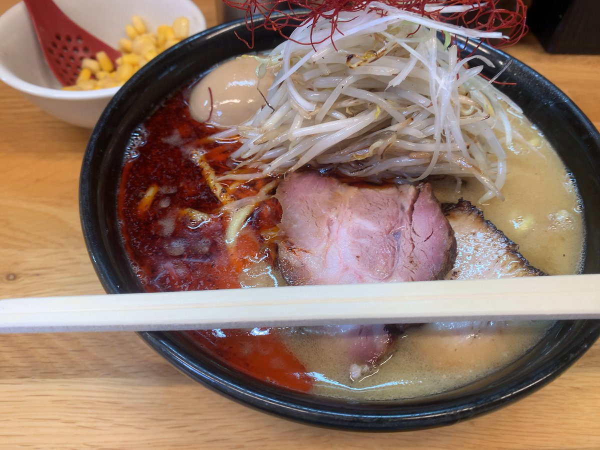 cha3_cha6_'s tweet photo. 🍨🍜
甘いものから辛いものまで、うんめぇもんはだいたい好き。麺類が勝ち。これ以上の説明は不要。 https://t.co/PTUXpbW3aF