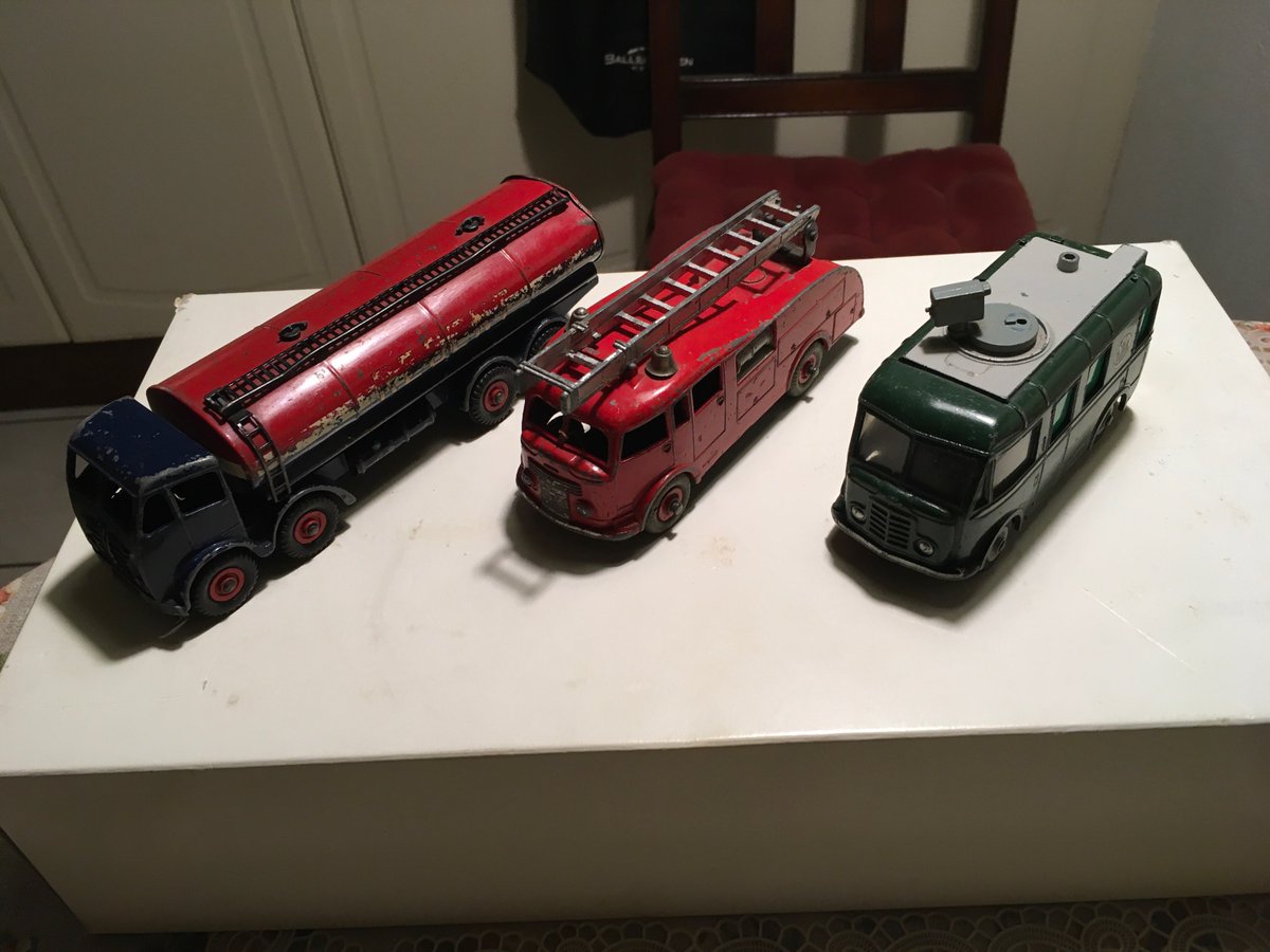 RosettaWiklund's tweet photo. Nieuwe oogst! Nieuwe toevoegingen aan de gebruikte Dinky Toys collectie. Met dank AAAAAA mij vader die deze handel wist te scoren. https://t.co/gBP562YveE