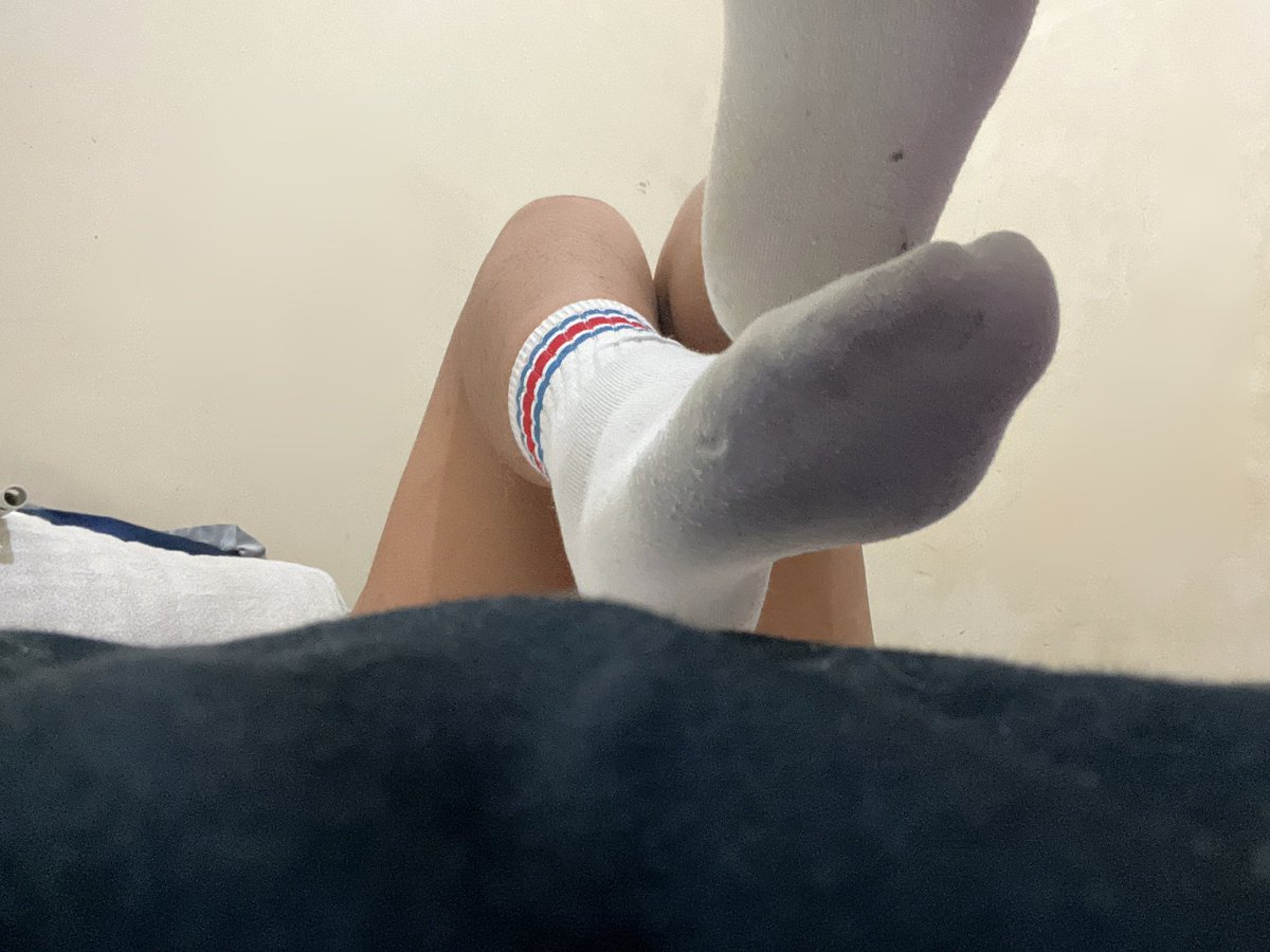 i_love_525222's tweet photo. 這個角度會很犯規嗎🤭

#原味 #襪子 https://t.co/46xvGW3EUq