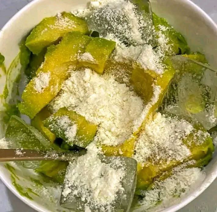 rvinjayx_'s tweet photo. waaAaaAaaah craving avocado with powdered milk. https://t.co/GggQVQB6yT
