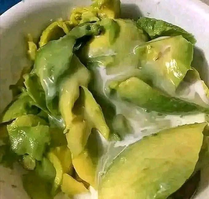 rvinjayx_'s tweet photo. waaAaaAaaah craving avocado with powdered milk. https://t.co/GggQVQB6yT