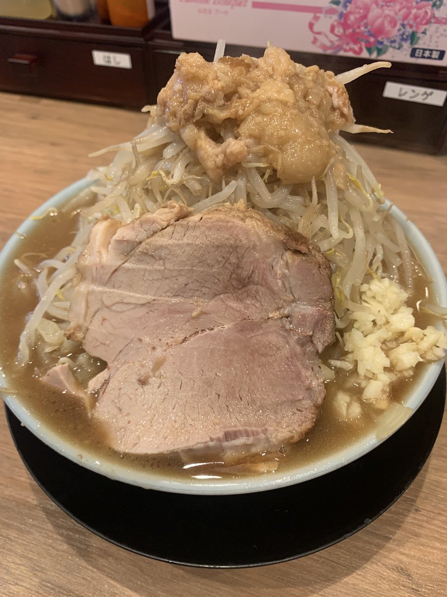ganjayummy's tweet photo. 俺の生きる道。圧巻の野菜マシマシ。
ここの店綺麗だからここしか行かない https://t.co/pBKriAyYWg