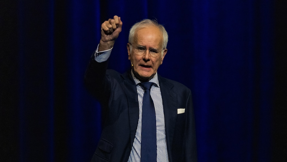 focusonline's tweet photo. Gut, dass Harald Schmidt kein Merz-Flüsterer ist https://t.co/7j2sEwpSuq https://t.co/JGmyOlp1KE