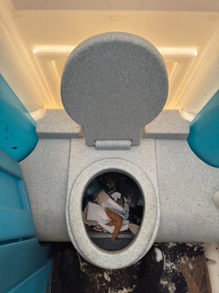 publicpoop99732's tweet photo. Portaloo shit 😜 Anyone would love to find it? 

#gayscat #twinkscat #malescat #portaloo #portapotty #scatboi https://t.co/okm4CJIEh6