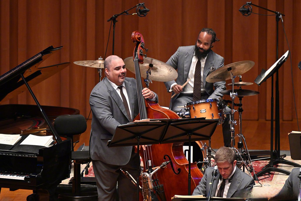 cottg365560's tweet photo. Caught a breathtaking live jazz set at the downtown venue last night—smooth sax solos and the band’s tight chemistry had the whole crowd on their feet. No better way to cap off the weekend! https://t.co/qoSPnNxwNE