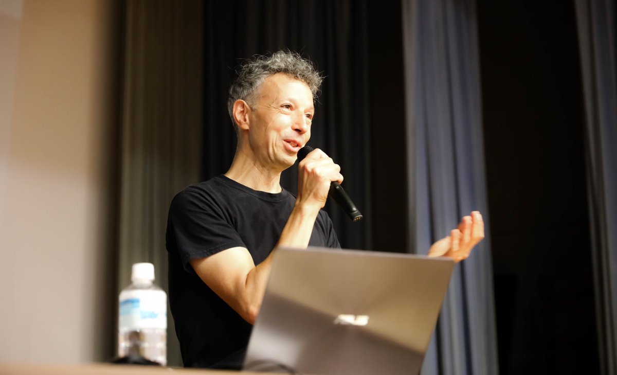 lfitokyo's tweet photo. MASTERCLASS #ÉRICCHAHI AU LFI TOKYO 🎮✨
Le créateur d’#AnotherWorld et de #HeartofDarkness a rencontré nos élèves pour parler création, jeu vidéo et innovation. 🎨💻🌍
@aefeinfo @AEFEAP @ambafrancejp @FLTfapee
#JeuVideo #Education #LFITokyo https://t.co/qC9bQtjr4r