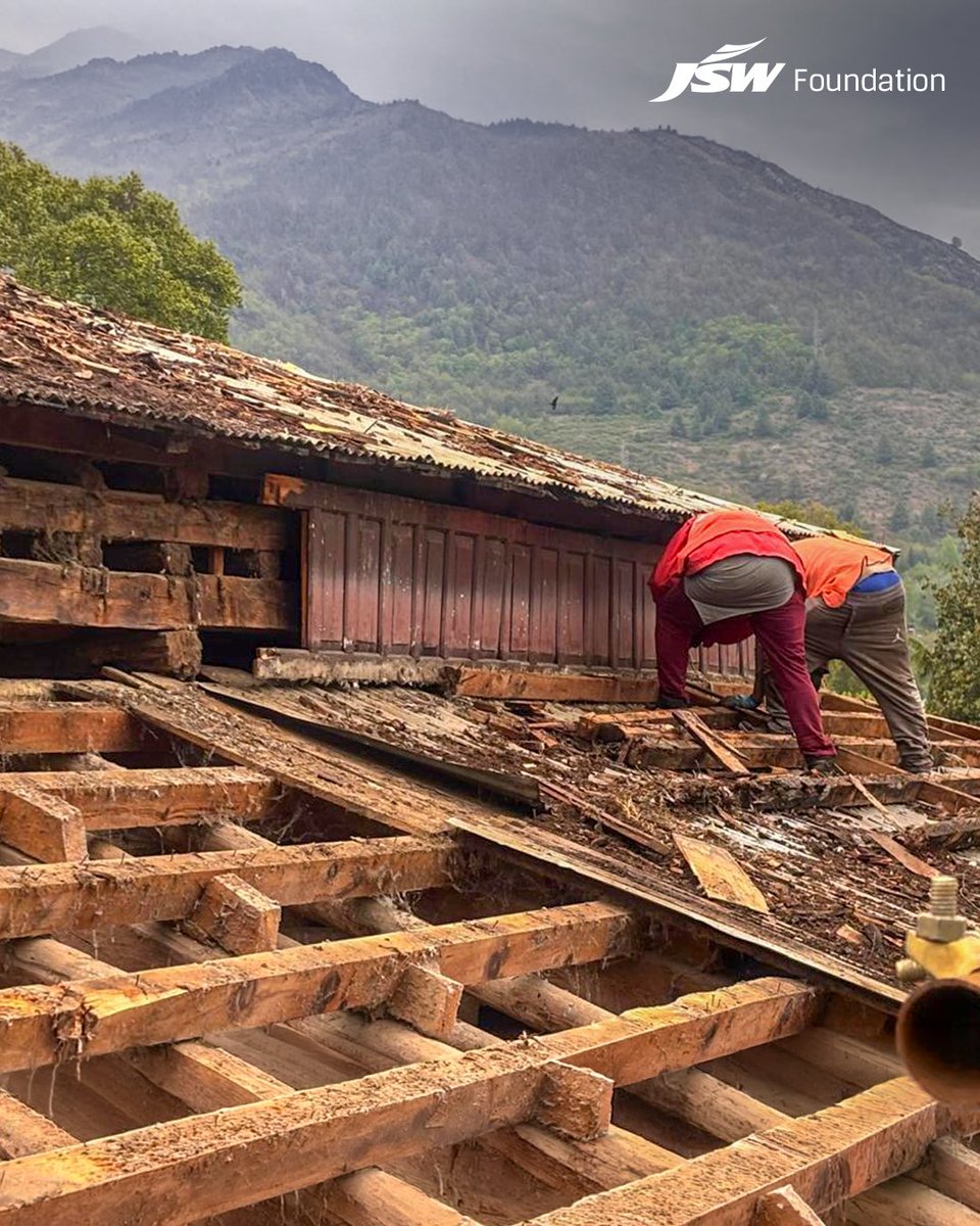 JSWFoundation's tweet photo. From what lies hidden, new stories emerge.

At the Black Pavilion in Shalimar Bagh, layers of time have revealed a quietly ingenious wooden system, restored today with the care and skill of traditional arikash.

At JSW Foundation, each effort brings us closer to preserving heritage and shaping a #BetterEveryday.

#JSWFoundation
