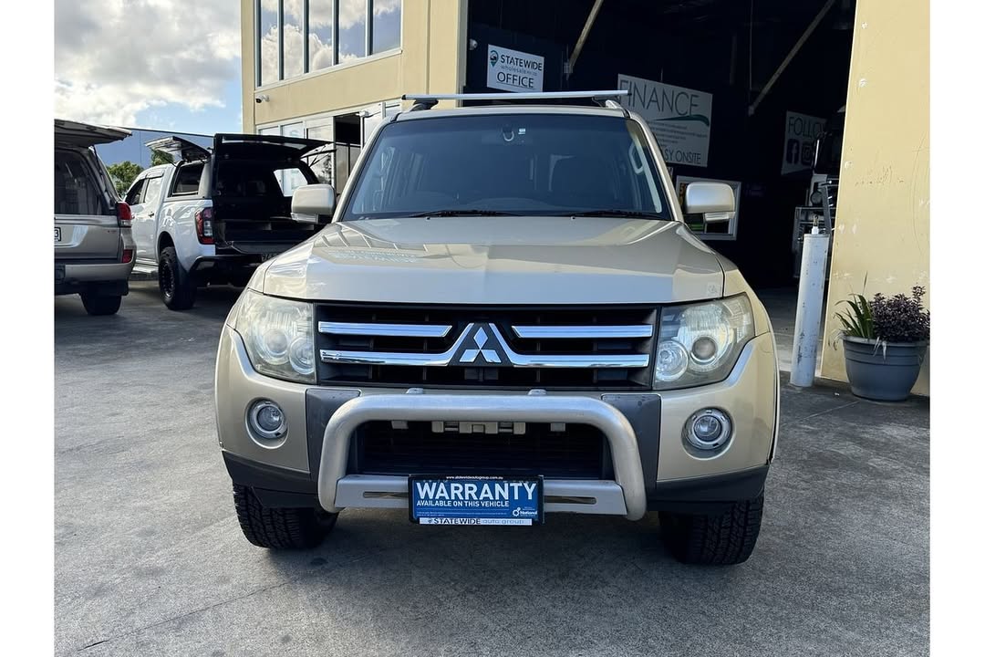 ElbertMino1a's tweet photo. 7 Seats 
2007 Mitsubishi Pajero VR-X LWB NS (4x4) 
$15, 990 including RWC &amp; dealer warranty. 1, 3 &amp; 5-year warranties available. On-road costs apply. 327, 633 km, 3. 2L turbo diesel, 5-speed auto 4WD, towbar, roof racks, Bluetooth, finance available. https://t.co/oocf6E8J3L