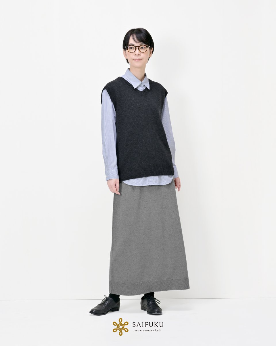mino_226's tweet photo. やわらかな綿カシミヤで楽しむタイトスカートが新登場。ラクなはき心地に加えて、やわらかく、なめらかな風合いを楽しめます。厚手のニットはもちろん、さまざまなトップス合わせやすく、これからの季節のコーディネートにも取り入れやすい一枚です。

詳しくはこちら
https://t.co/LxLABvVXh0 https://t.co/Gjif8X7ftl