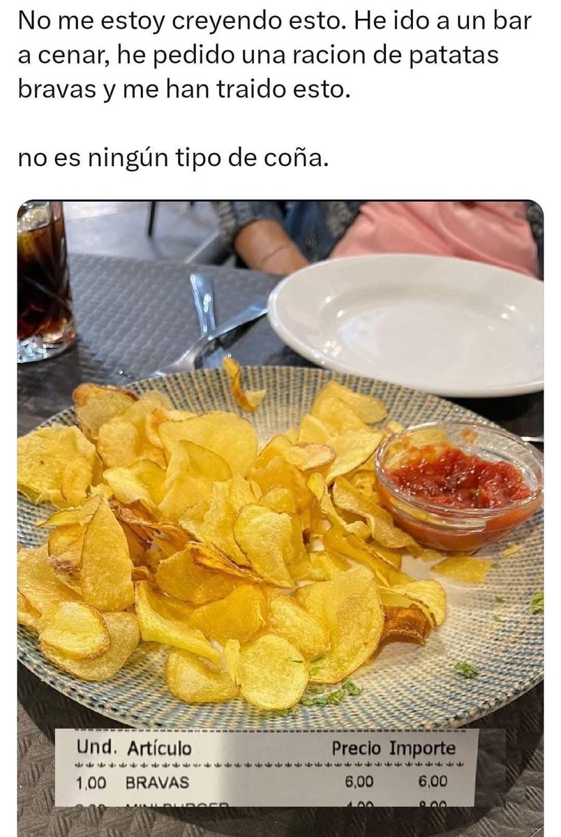 soycamarero's tweet photo. ¿Como reaccionarías si pides bravas y te sirven esto? 🤣🤣 https://t.co/TYnf4AE5Vo