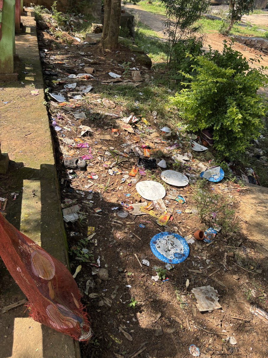 bhabani678's tweet photo. @odisha_tourism @balwantskalewa7 @DM_Gajapati this is near khasada waterfall where a lot of garbage is being there..small shops are using plastic cup pot thermocool plate..plz ensure a eco friendly plastic free zone...dustbin must be there ...plz take prompt action.. https://t.co/3cjQMW1HDN