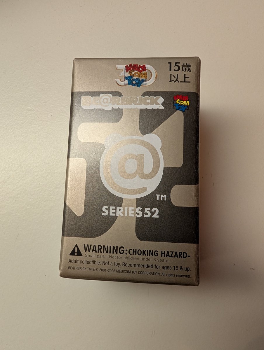 TanHoweQin's tweet photo. #bearbrick series 52 https://t.co/BIoCLozE3n