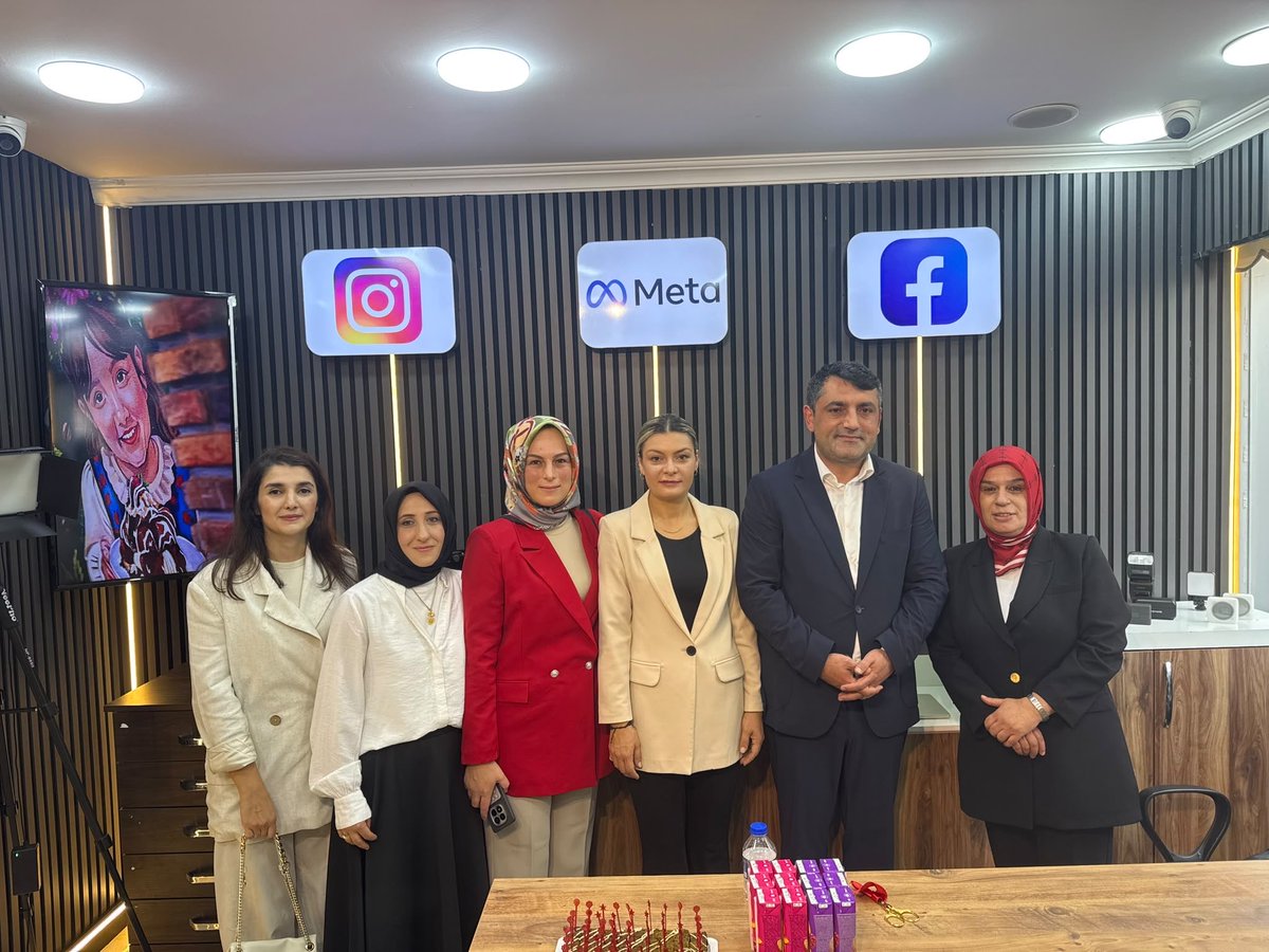 mhprizeilbas's tweet photo. İl Başkanımız Sayın İhsan ALKAN, il ve ilçe yöneticilerimiz, ilçe başkanlarımız ve yöneticileri ile Belediye Başkanlarımızla birlikte Çayeli ilçemizde hizmete giren HT MEDiA işletmesinin açılış programına katılım sağladı.
⬇️ https://t.co/KpiA2Q68J3