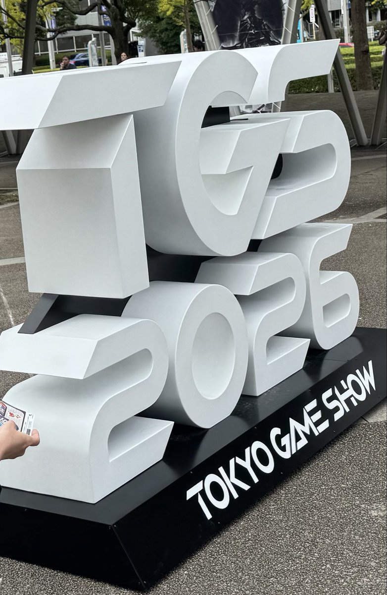 uramarurechi's tweet photo. トラムワークス様にご招待頂き
東京ゲームショウ へ
🚃路面電車運転しに行きました🚃

＼あの話題の運転台コントローラー／
試遊させて頂きましたがめっちゃ本物感👉

一般は明後日から
気になる人は遊んだ方がいいですよ！

入場列はヤバミ...

#東京ゲームショウ2026
#TGS2026 
#TokyoGamesShow2026 https://t.co/52dUKBOKwu
