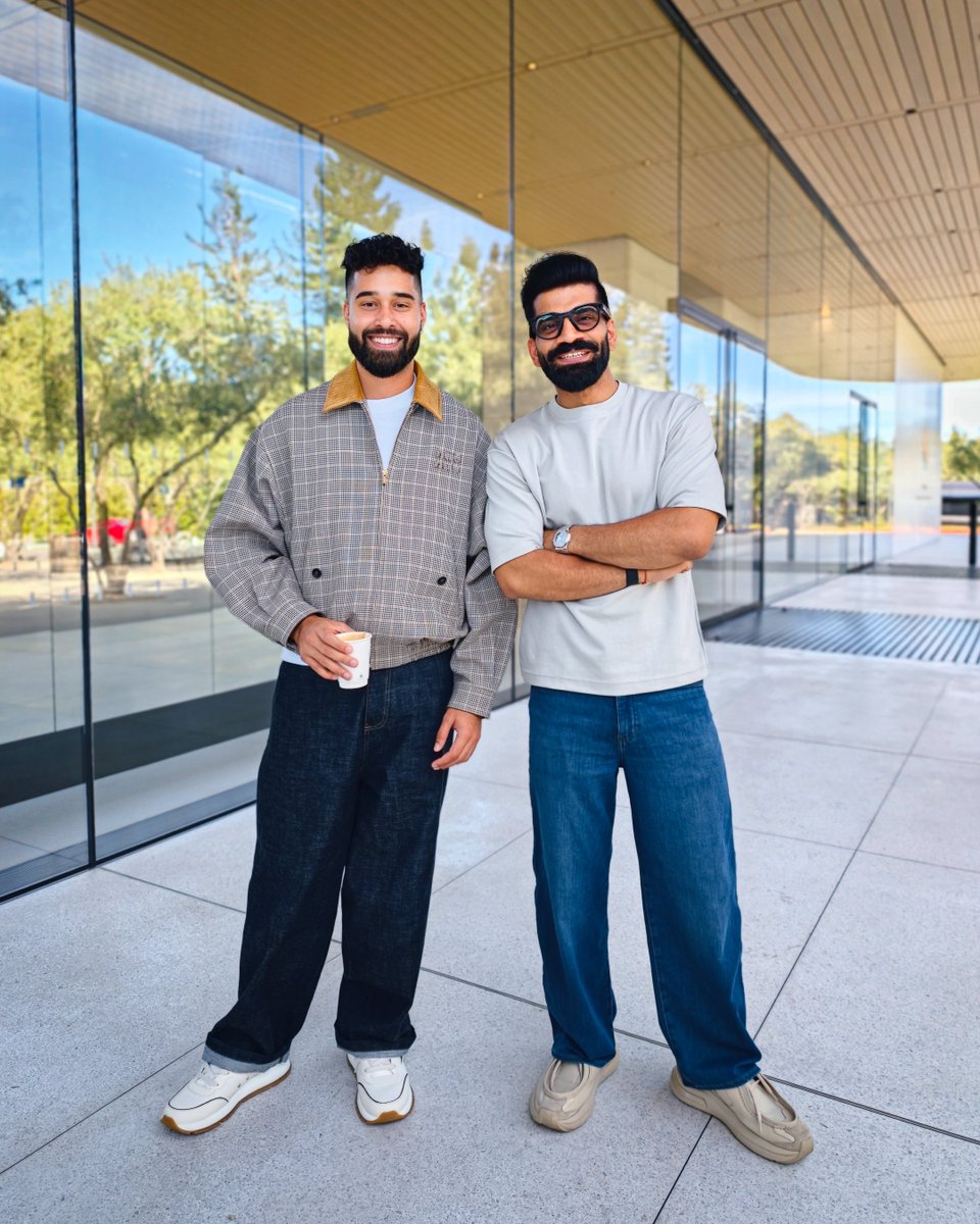 TechnicalGuruji's tweet photo. Brown Munde at #ApplePark…Sounds like a pretty good collaboration...#TGFamily 🔥 🔥 🔥 https://t.co/zYfEDXpk7s