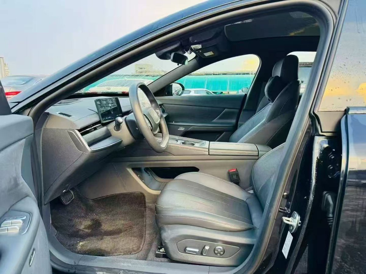 el_maris_autos's tweet photo. 2026 Changan Yipai 007 max, 🇨🇳

1.5L Extended-Range Plug-in Hybrid, 230 KM pure electric range, large screen, large sunroof, ventilated and heated electric seats, excellent condition, etc!

🏷️ 28M
Home Delivery (🇳🇬)
Shipping, Clearing &amp; Duty (Included)
@Wizarab10 https://t.co/WOMcZTadIM