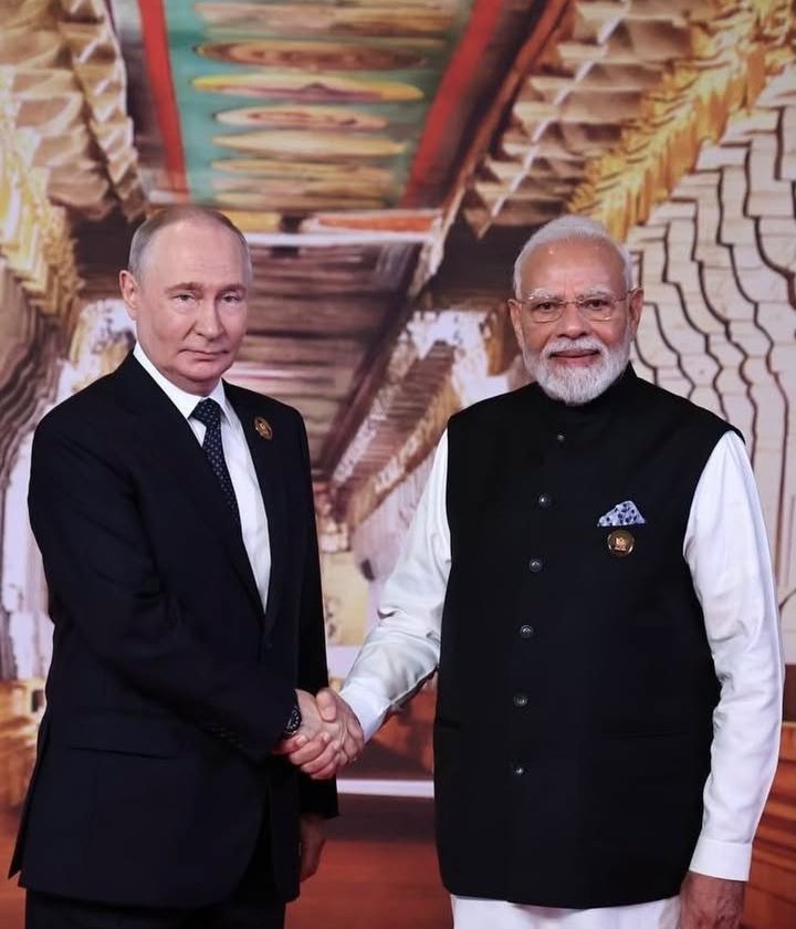 deepupanditagra's tweet photo. Picture of the day king with king ЁЯССЁЯСС
@narendramodi @M0SC0W0 @chitraaum @ABPNews
#Narendramodiji #PutinSir #Neeraj_Mishra #Chitratripathi https://t.co/cHWi6hfdoE