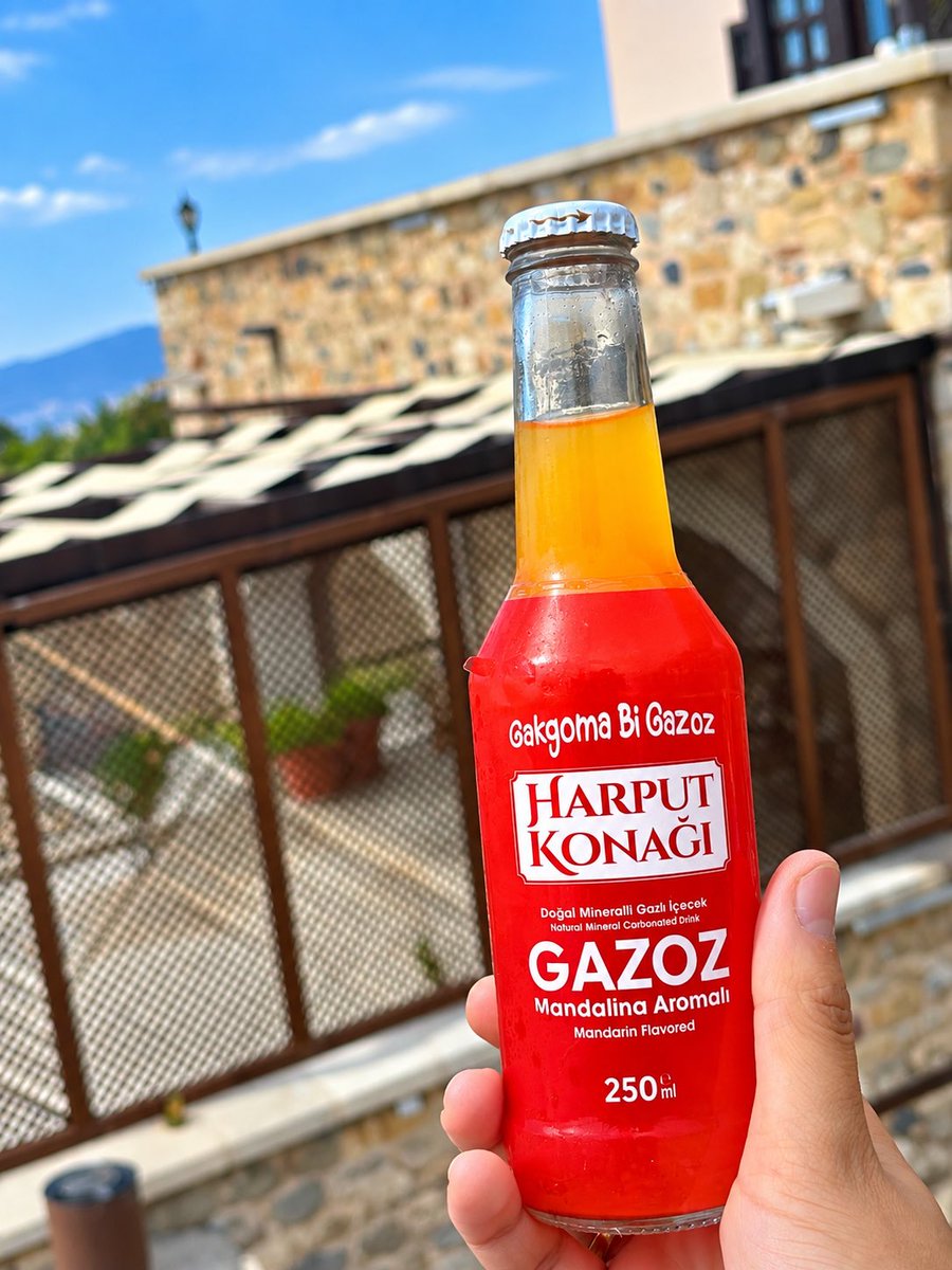HarputKonagi's tweet photo. 🍊 Gakgoma Bi Gazoz! ❤️

Harput Konağı’nın mandalina aromalı ferahlığıyla gününü renklendir!
Her yudumda nostalji, her şişede eşsiz lezzet. 🥤✨

Harput Konağı farkıyla… Herkese bi gazoz!

#HarputKonağı #GakgomaBiGazoz #MandalinaAromalı #Gazoz #HerkeseBiGazoz #Elazığ https://t.co/q1KOXdUEy2