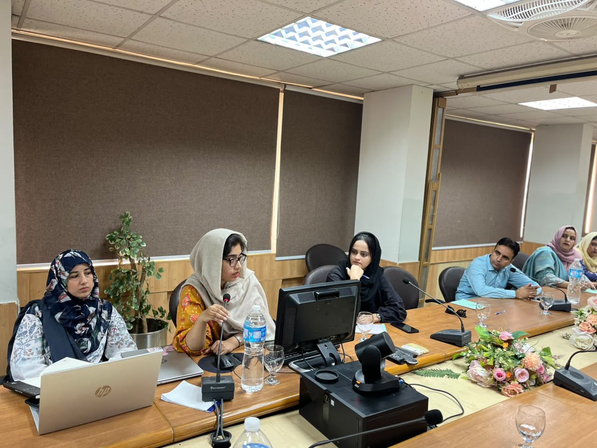 RightToPlayPak's tweet photo. In continuation of providing technical assistance to @EduMinistryPK and @FDEGOPOfficial, the Master Trainers were trained on hands-on monitoring approaches to track progress and effectiveness of play-based learning approaches to create measurable impact. https://t.co/gWDQSsxmkK