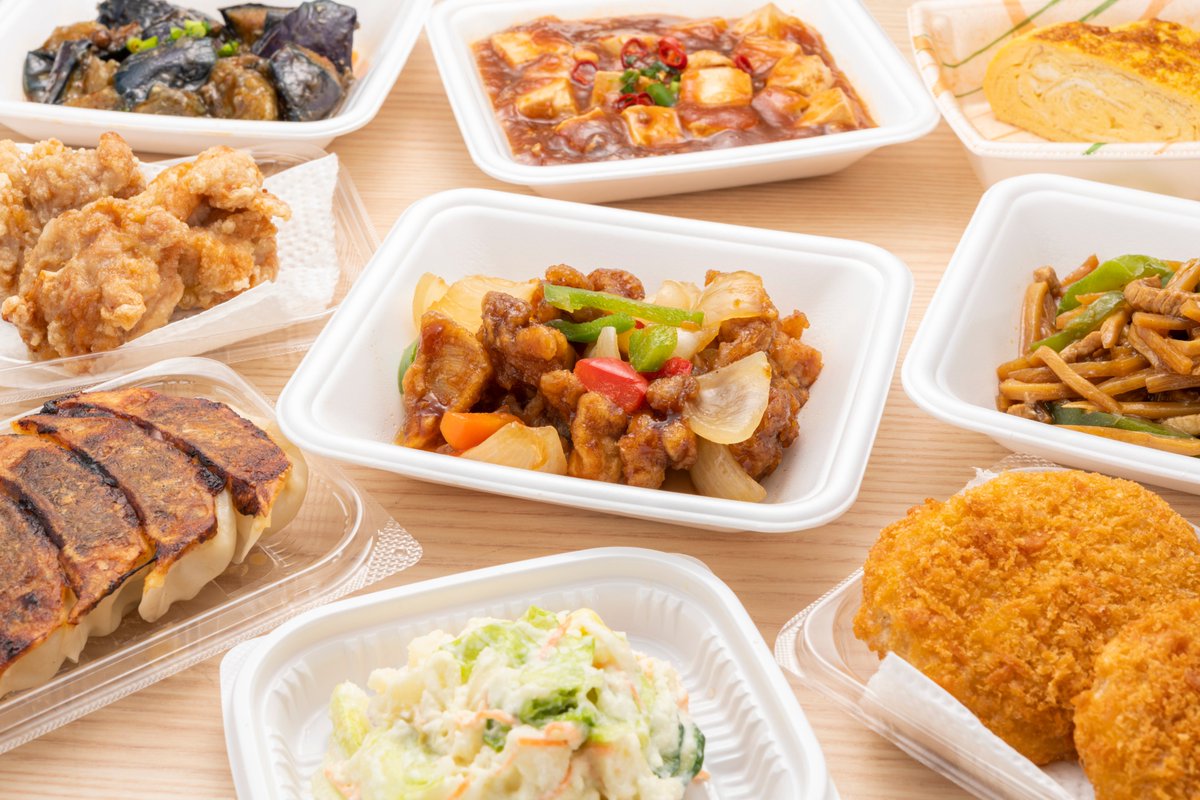 BalanceDiary's tweet photo. お惣菜やお弁当などを買って、自宅で食べる「中食」をご存じですか🍱？
調理の手間を減らしながら、さまざまな料理を楽しめるのも魅力のひとつ。忙しい日など、毎日の食事づくりをサポートする選択肢として上手に取り入れたいですね😊 https://t.co/qhKFnCxVNU