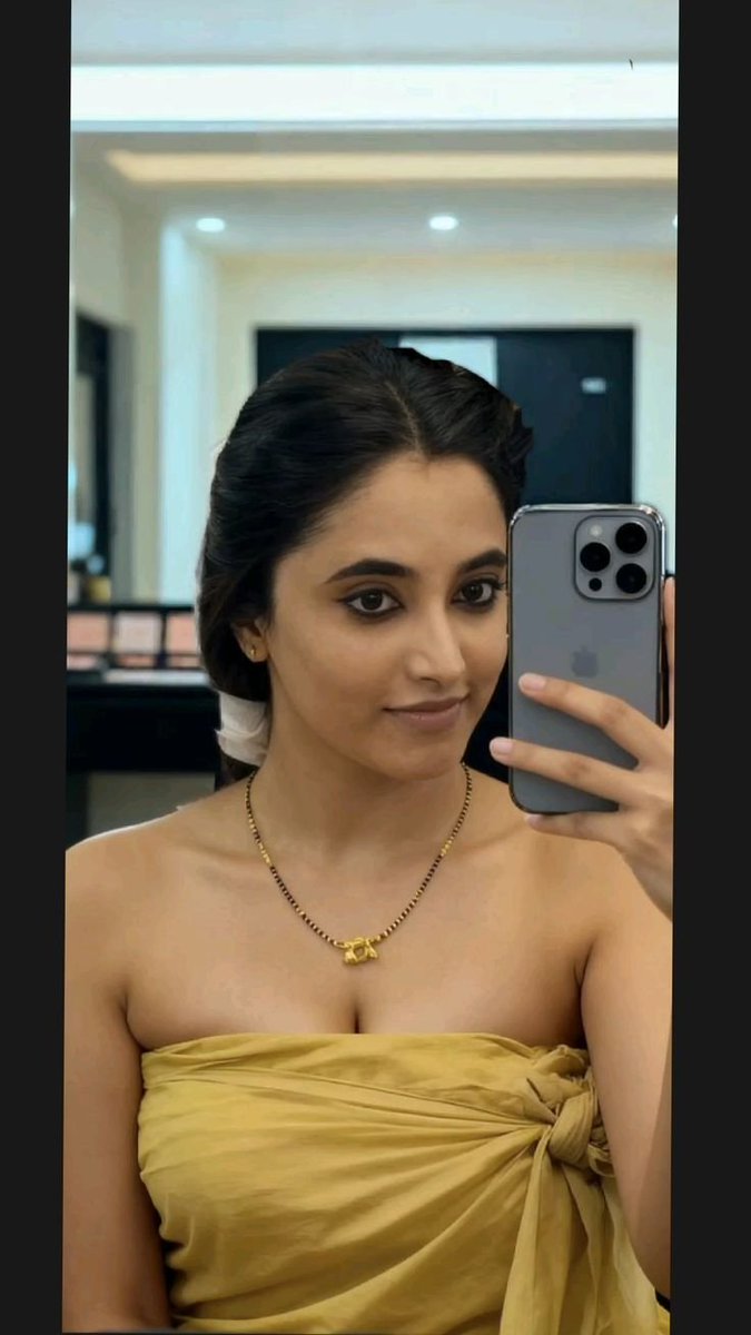 SuryaWillinx's tweet photo. You to ur mom on VC

Ur mom-Chee oru ambala kitta kundi kaamichuttu vekkamey illama atha perumaiya vera soldriya

thuff💦

Potta-Avlo periya sunniya vachu kuthuna epdima kundi kaamikaama irukurathu

seri ma avaru (@SuryaWillinx) vara time aachu

Naan poi kundi kaamikkanum

Bye ma https://t.co/dV2Q1JRjtA