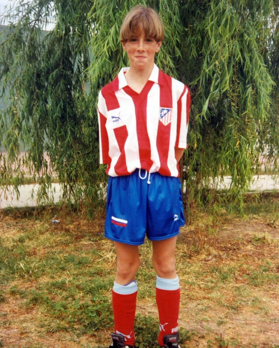 erogoregirl's tweet photo. no saben lo que estoy llorando el pelo de coco las pecas y la sonrisa así :> estoy inconsolable https://t.co/ul1uhAcJIt