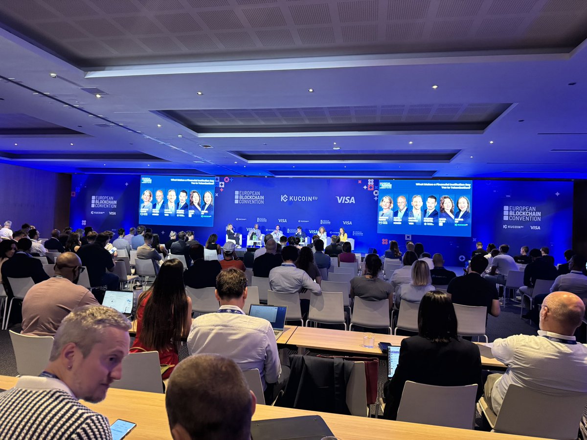 RyosCoinPost's tweet photo. バルセロナのEuropean Blockchain Conventionに来ています🇪🇸

毎日10件ほどのミーティングとネットワーキングでバタバタですが、大手の金融機関とも日本市場についての議論で盛り上がってます

帰国後はKorea Blockchain WeekからのToken2049 Singaporeというカンファレンス祭り

気合い入れていきましょー！
