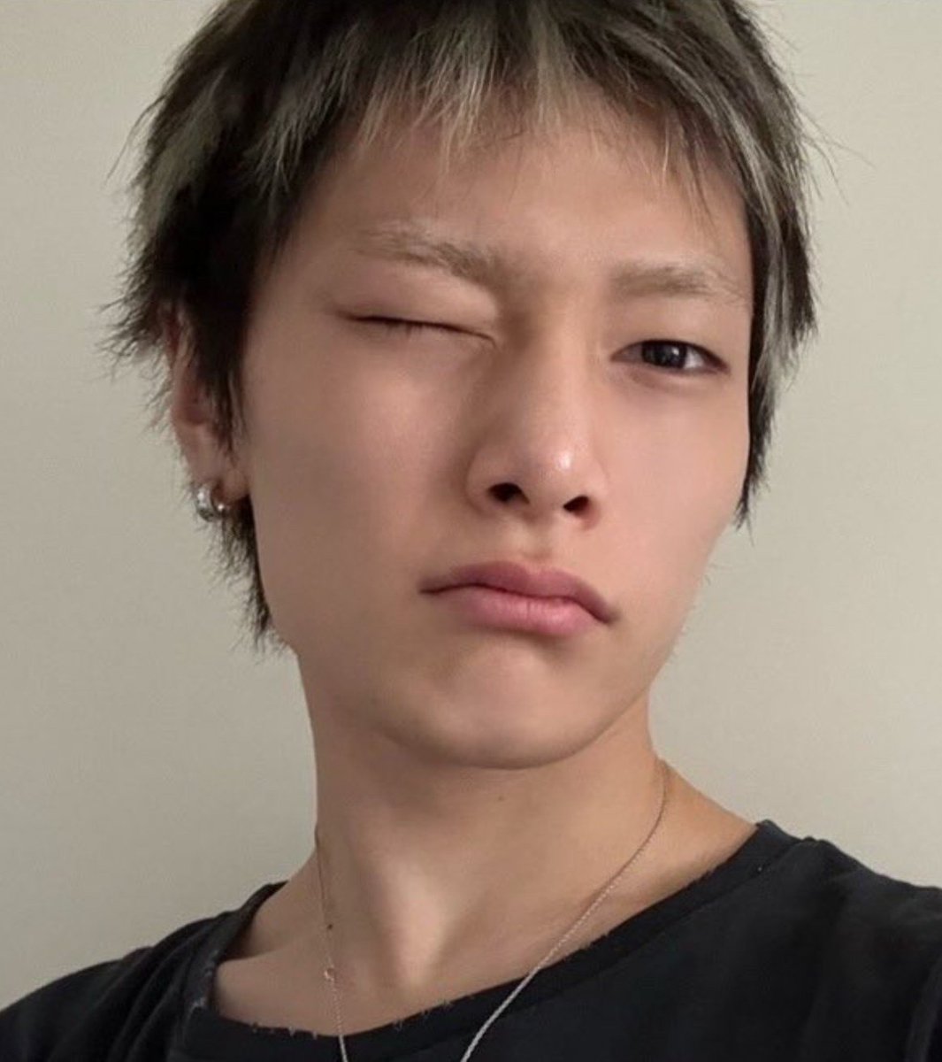 top_ayen's tweet photo. my pouty rockstar 🤏 https://t.co/Y3ZKwjr0b1