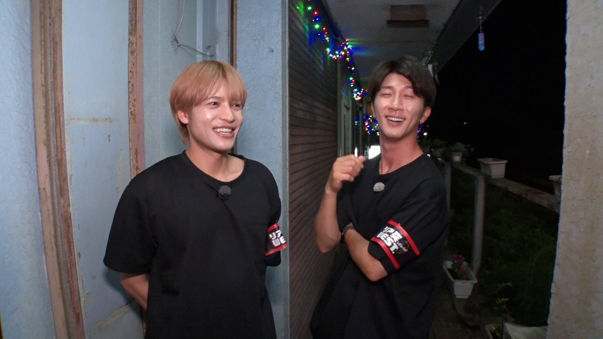 asahi_tv's tweet photo. 🌈#リア突WEST. レボリューション🌎✨
⏰きょう深夜1時

#はまじゅん in福岡中間市💛💜

地方ロケといえばこの企画！
『三軒目どうする？』夜の街で三軒目探し🍻

サービス精神凄すぎるママに
なぜか淳太が説教される😂⁉️

お酒が弱い濵ちゃんですが…いったいどうなる🥴？

#中間淳太 #濵田崇裕 #WESTꓸ
