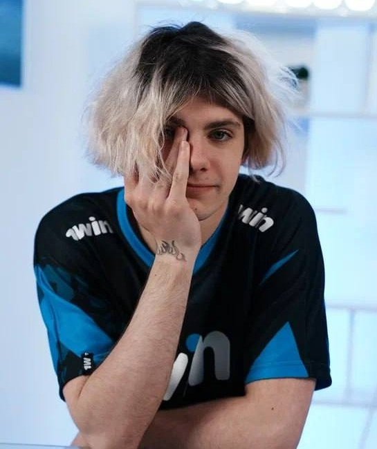 run_news's tweet photo. 🇷🇺 deko decided to leave WW Team following the exit of 🇷🇺 ct0m

"StRoGo" said ct0m is tilted and ruins the mood all the time, and "shadowkekw" said ct0m used to tell that he is sick but go to parties to get drunk many times https://t.co/uAcJ6QGsY4