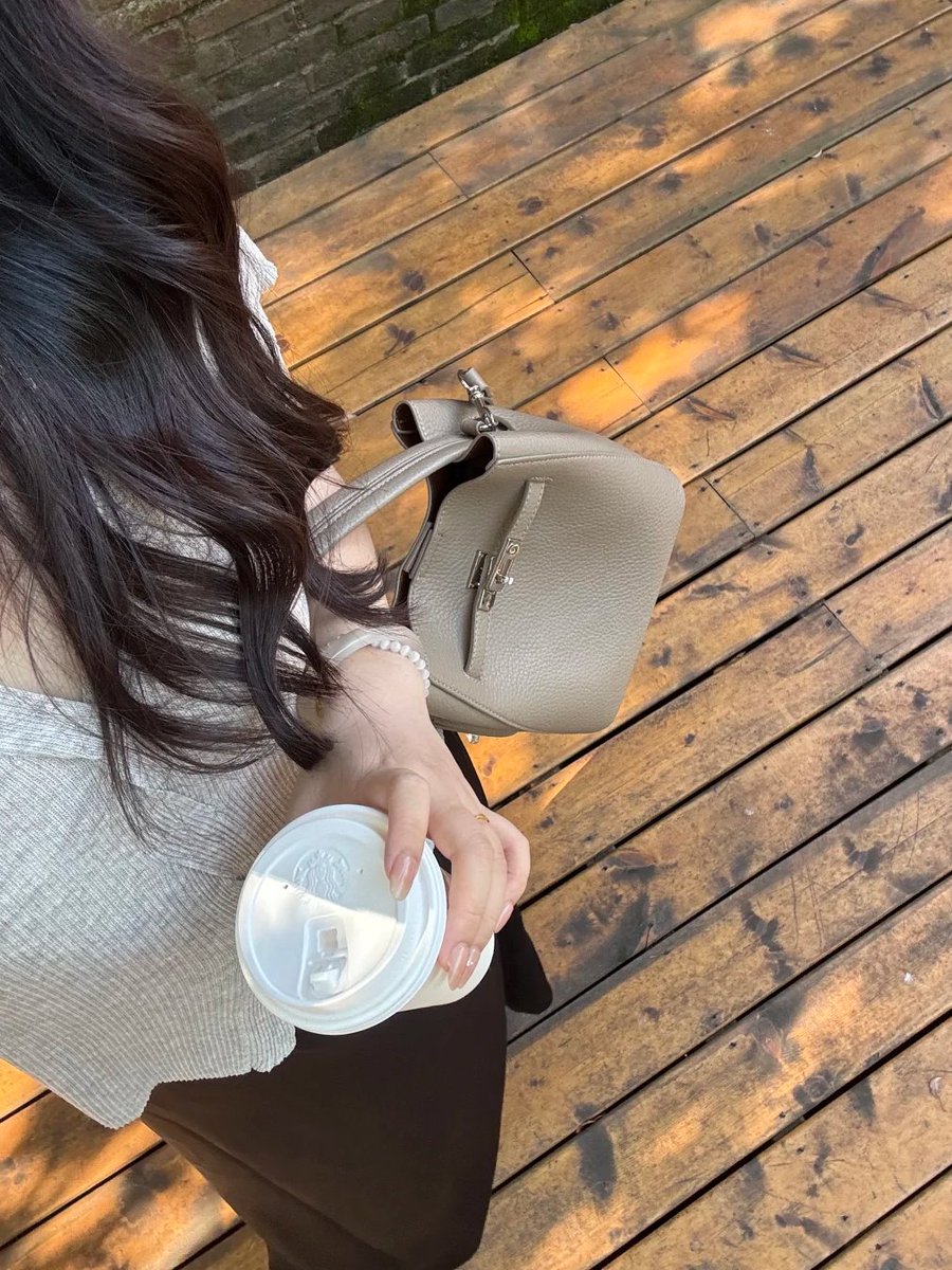 BellamyLune's tweet photo. A simple, clean, and relaxed vibe. https://t.co/T7dOdQG5PZ