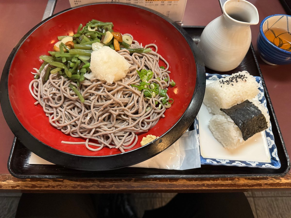 mfkabu's tweet photo. 中の人Mさんの今日のお昼🍚山菜定食🌿 #昼食 https://t.co/fezd8Zl7B0